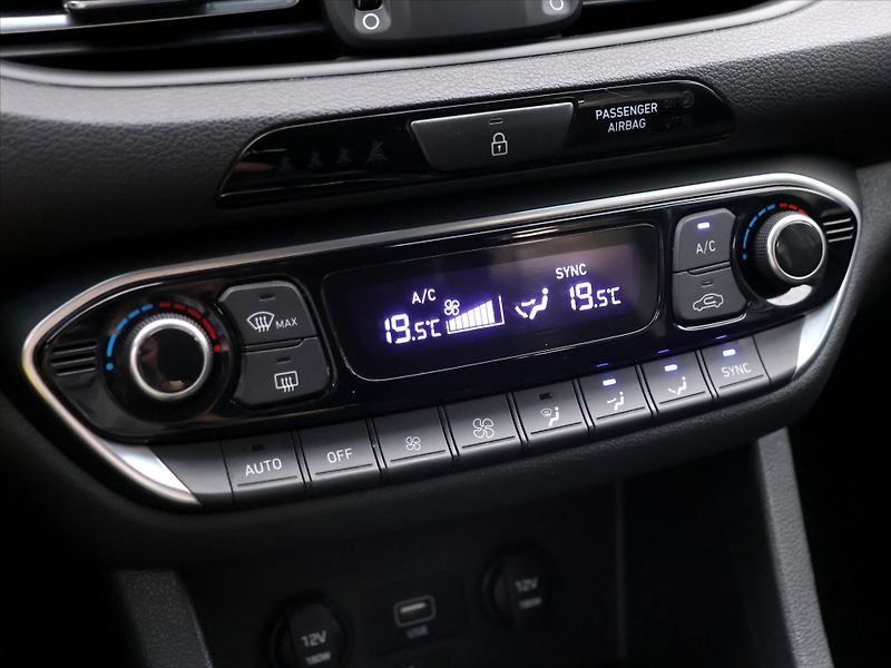 Hyundai i30 1,6 CRDi 85kW Smart LED CZ - fotka 24 z 36