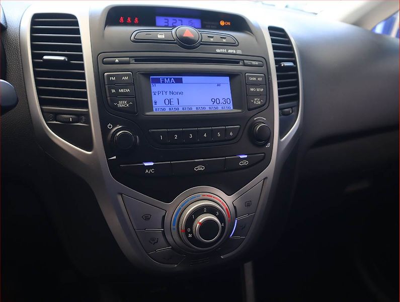 Hyundai ix20 (2012) 1.4 CRDi, Serv.kniha - fotka 12 z 14