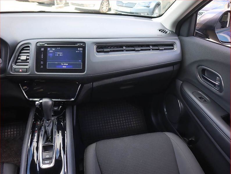 Honda HR-V (2019) Elegance 1.5 i-VTEC, Automat - fotka 8 z 19