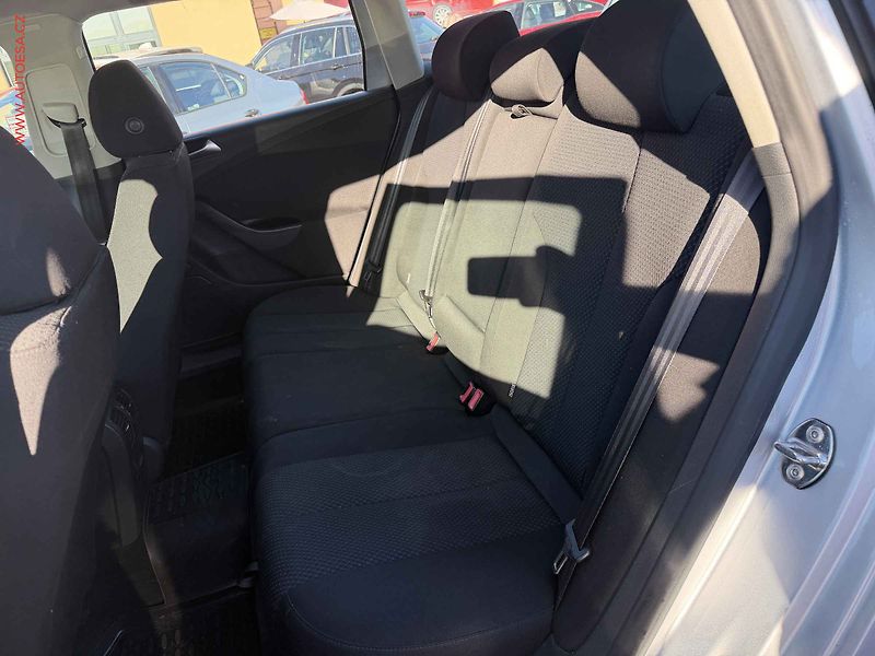 Volkswagen Passat (2008) 1.9TDi, AC, výhřev sed - fotka 10 z 16