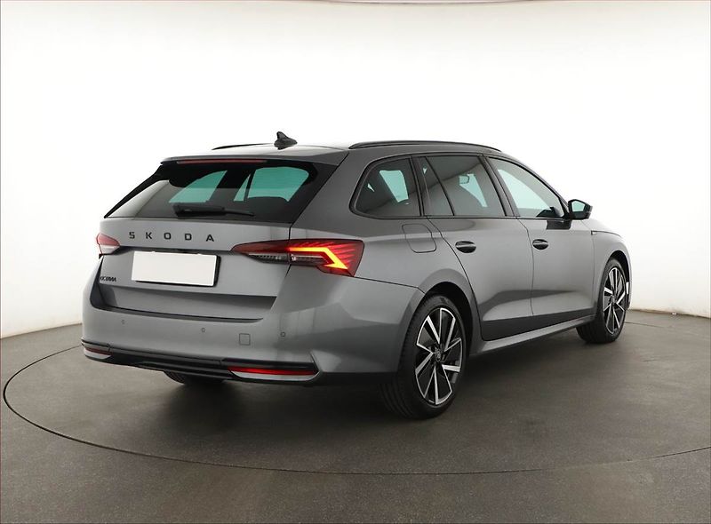 Škoda Octavia (2025) Sportline 1.5 eTSI mHEV - fotka 5 z 24