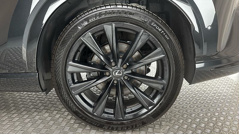 Lexus RX 500h AUT 4x4 F Sport Plus - fotka 19 z 35