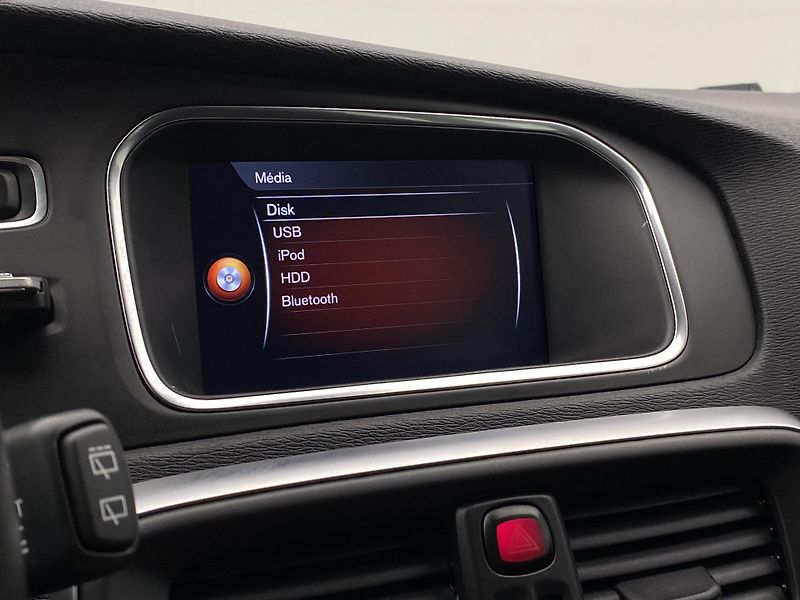 Volvo V40 T2 MOMENTUM AUT  - fotka 34 z 39