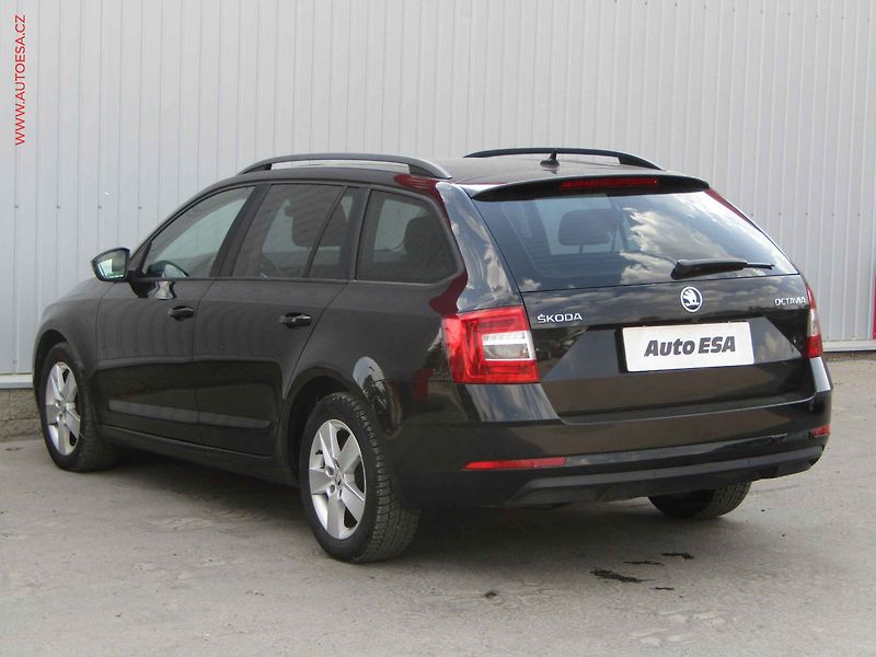 Škoda Octavia (2017) 1.6 TDi, Ambiente, DSG, panor - fotka 6 z 21