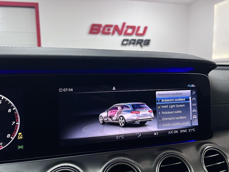 Mercedes-Benz Třídy E E 450, 270 kW, 4Matic, AMG - fotka 41 z 50
