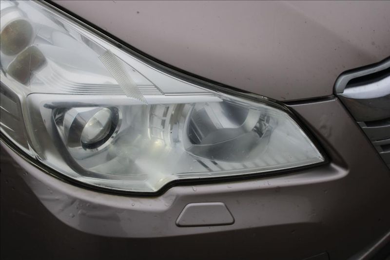 Subaru Outback 2,0 D  4 x 4, ČR, SERVISKA - fotka 23 z 29