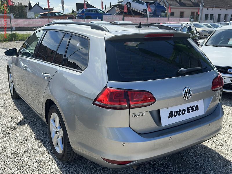 Volkswagen Golf (2015) 1.6TDI, Navi - fotka 6 z 21
