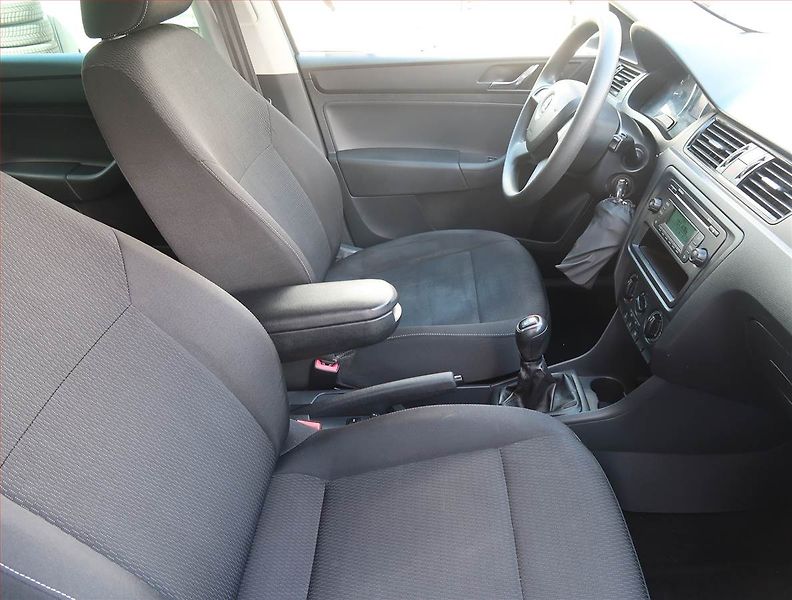 Škoda Rapid (2012) Ambition 1.2 TSI, Serv.kniha - fotka 9 z 13