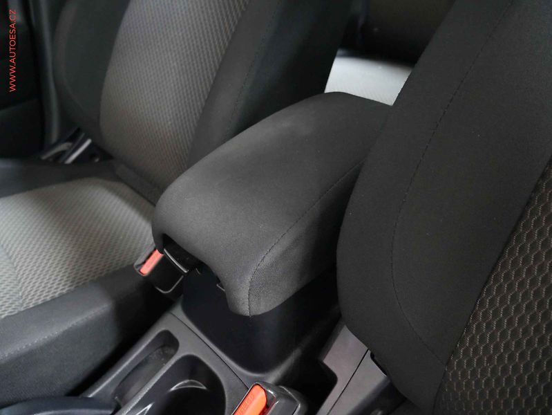 Mitsubishi ASX (2015) 1.6 MiVC, 1.maj,ČR, AC, temp - fotka 16 z 17