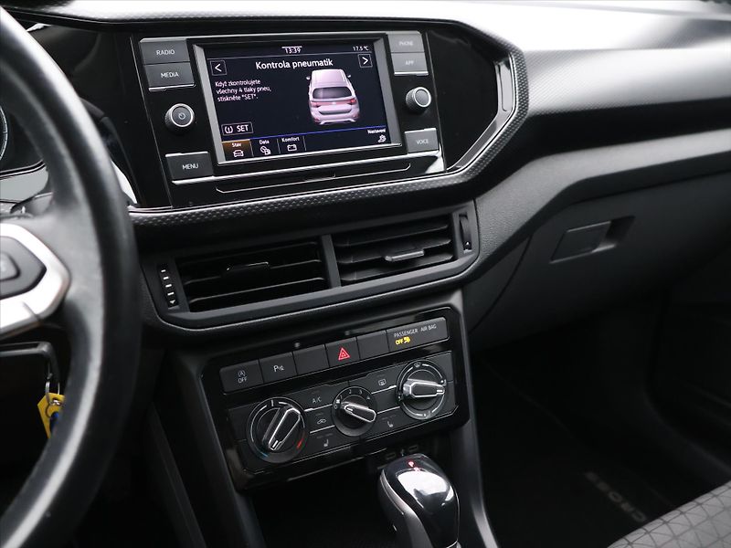 Volkswagen T-Cross 1,6 TDI DSG CZ Life - fotka 18 z 29