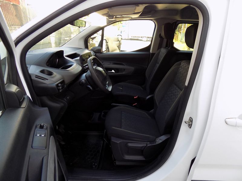 Peugeot Rifter (2021) 1.5HDi/L2H1/klimatizace/ČR/ - fotka 11 z 34