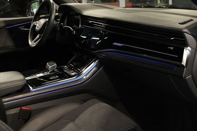 Audi SQ7 TFSi quattro Competition Plus - fotka 33 z 41