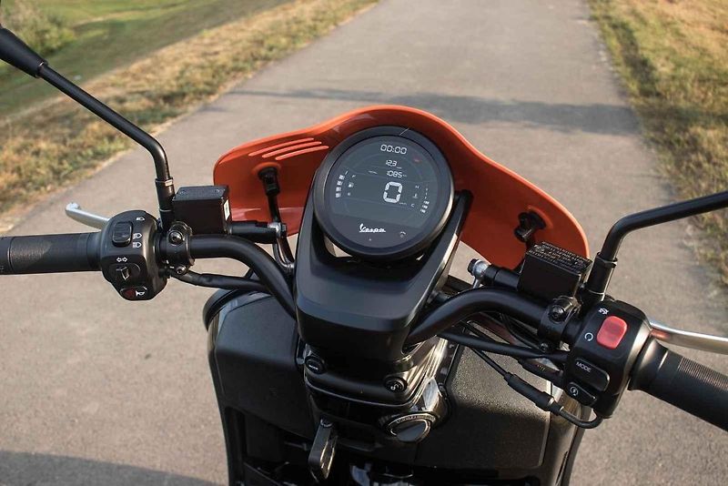 test Vespa GTV 300