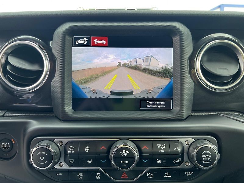 Jeep Wrangler (2021) RUBICON 392 6.4L V8 HEMI DPH - fotka 26 z 37