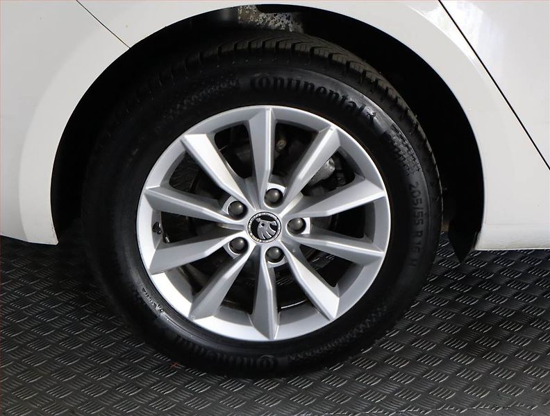 Škoda Octavia (2017) 1.6 TDI, Serv.kniha, Tempomat - fotka 14 z 17