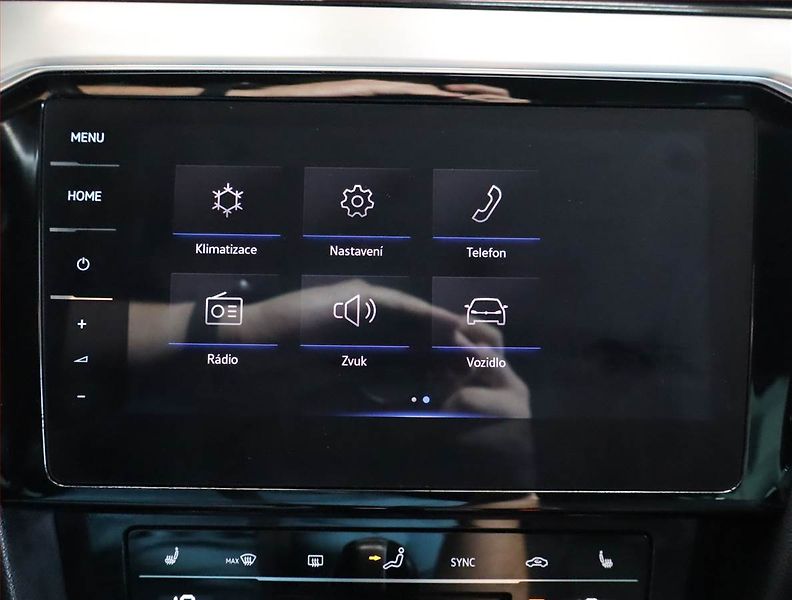 Volkswagen Passat (2021) 2.0 TDI, Automat, Kůže, Navi - fotka 19 z 31