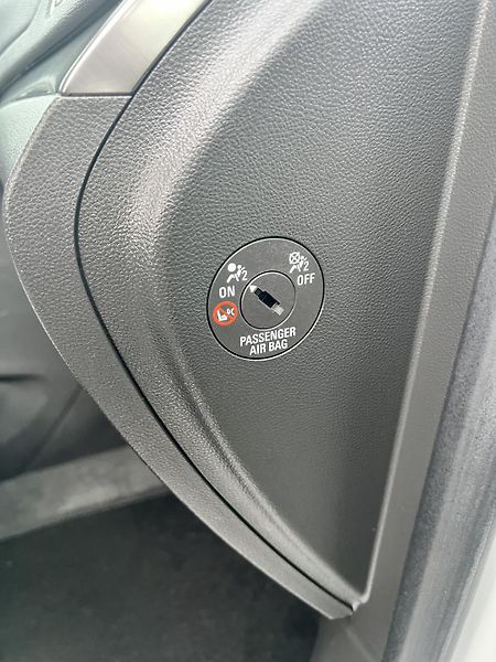 Opel Mokka 1.4T COSMO 4x4 TEMPOMAT KLIMA - fotka 41 z 53