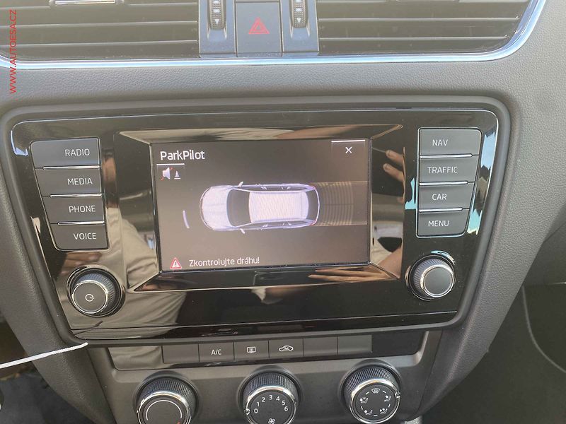 Škoda Octavia (2014) 1.2 TSi, Ambition, +kola - fotka 16 z 17