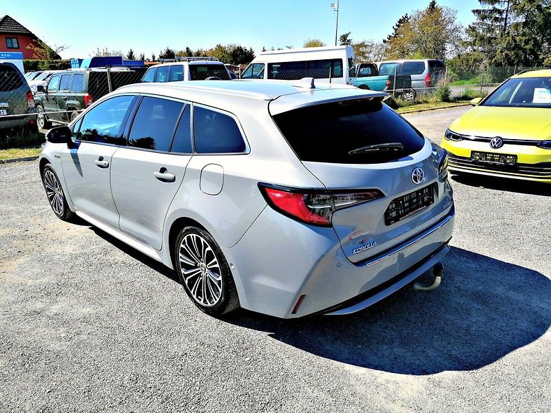 Toyota Corolla (2021) 1.8 Hybrid Executive,Head-up - fotka 5 z 33