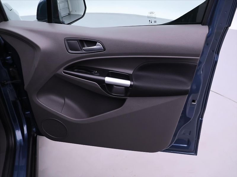 Ford Tourneo Connect 1,5 EcoBlue 88kW CZ DPH - fotka 12 z 38