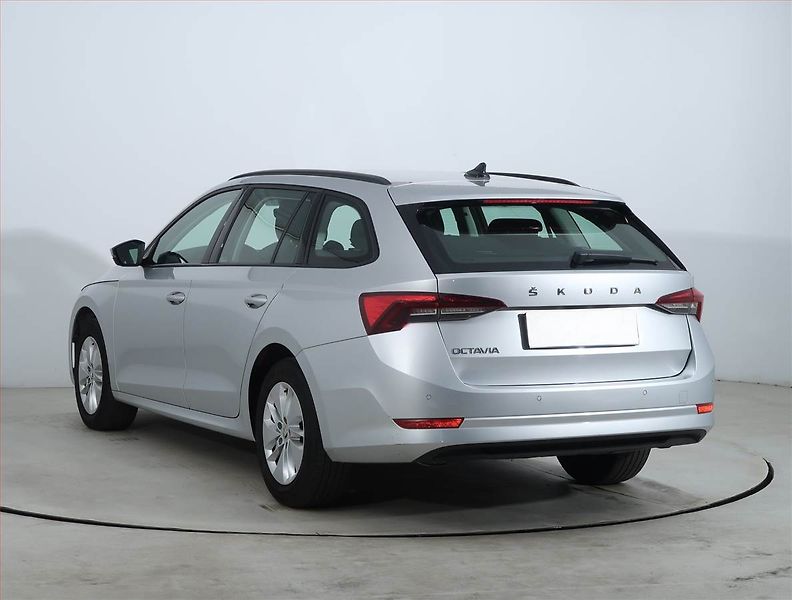 Škoda Octavia (2022) Ambition 2.0 TDI, ČR,1.maj - fotka 4 z 15