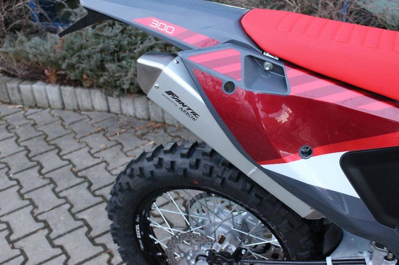 Fantic (2024) XE 300 2T INJECTION  NOVINKA 2 - fotka 6 z 11