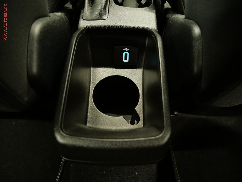Ford Fiesta (2018) 1.0EB, ČR, AC, výhřev sed. - fotka 21 z 23