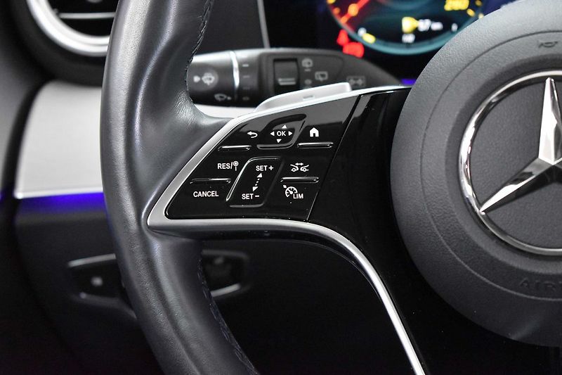 Mercedes-Benz Třídy E E 200 4MATIC*AVANTGARDE*ČR 1.M - fotka 19 z 47