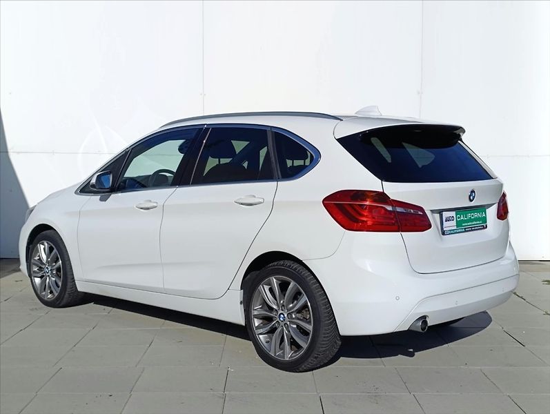 BMW Řada 2 1,5 216d Automat Navi Tempomat - fotka 10 z 36