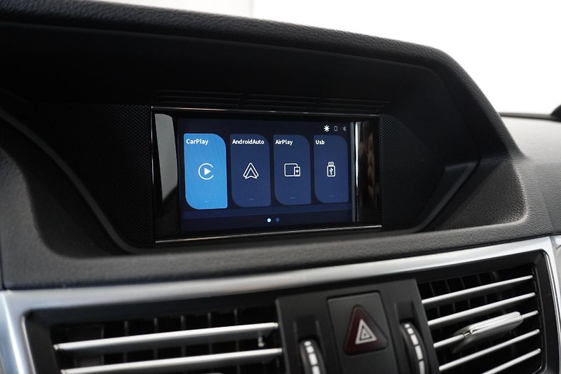 Mercedes-Benz Třídy E (2013) E200 CGI AUTOMAT - fotka 27 z 35