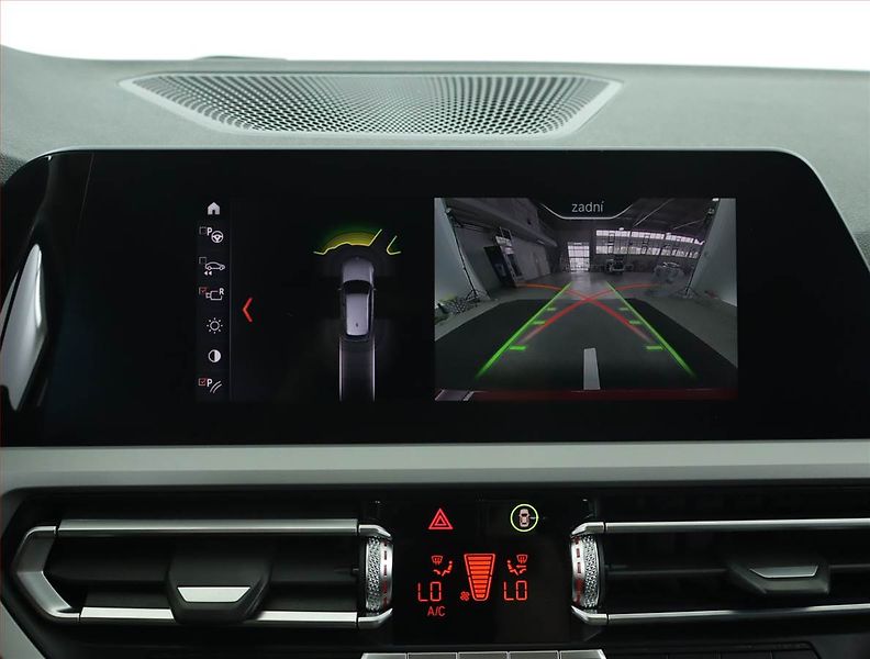 BMW Řada 3 (2019) Advantage 320 d - fotka 16 z 17