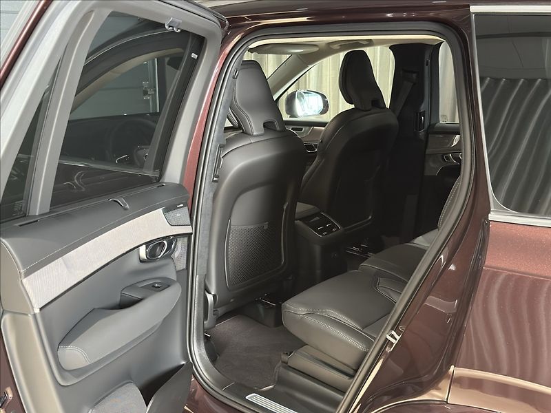 Volvo XC90 (2026) 2,0 T8  Ultra Bright - fotka 15 z 42