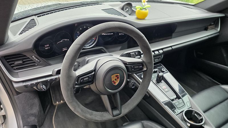 Porsche 911 (2022) S plný servis - fotka 11 z 18