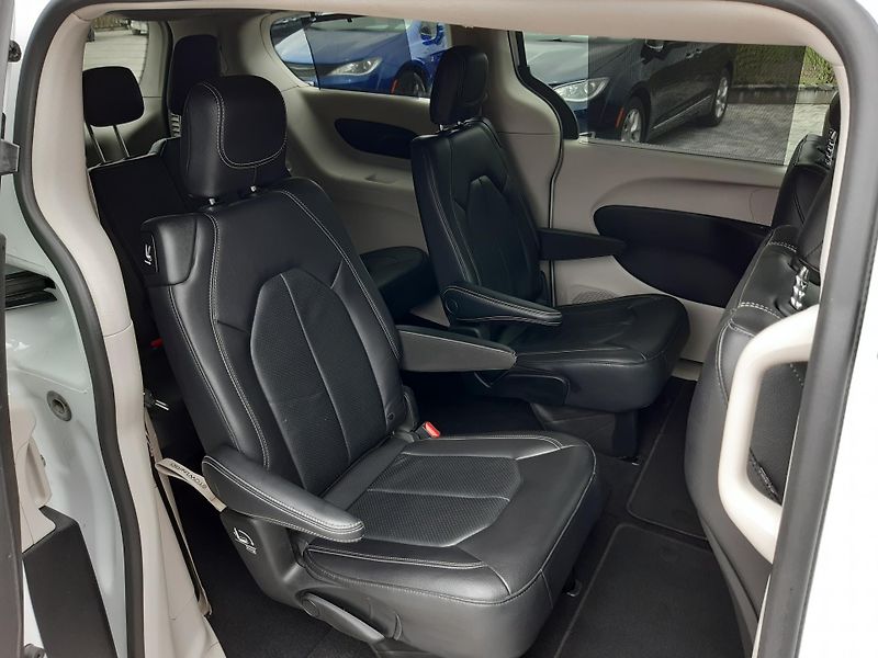 Chrysler Pacifica (2022) 3,6L V6,Top výbava, REZERVACE - fotka 12 z 50