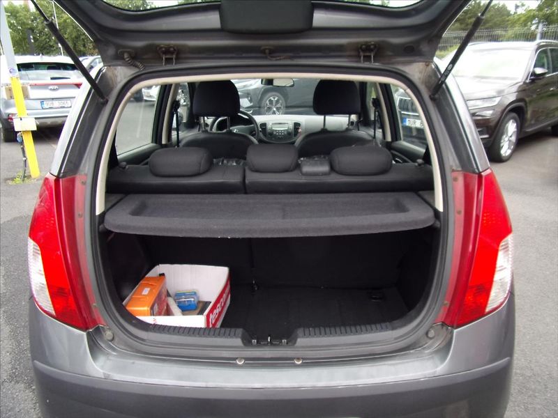Hyundai i10 1,1 i  klima - fotka 14 z 22
