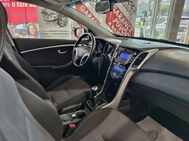 Hyundai i30 1.6 GDi 88kW KAMERA VÝHŘEVY ČR - fotka 8 z 23