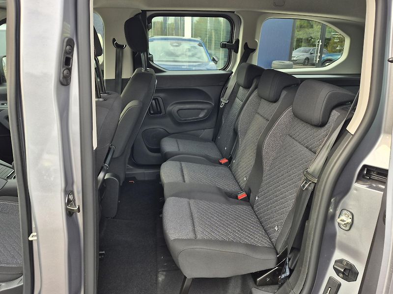 Peugeot Rifter (2026) LONG ALLURE BlueHDi 130 MAN6 - fotka 10 z 23