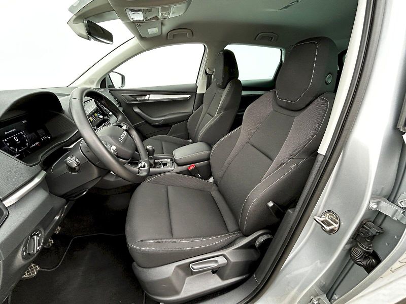 Škoda Karoq (2025) 2.0 TDI 85kW MP6 Selection - fotka 23 z 33