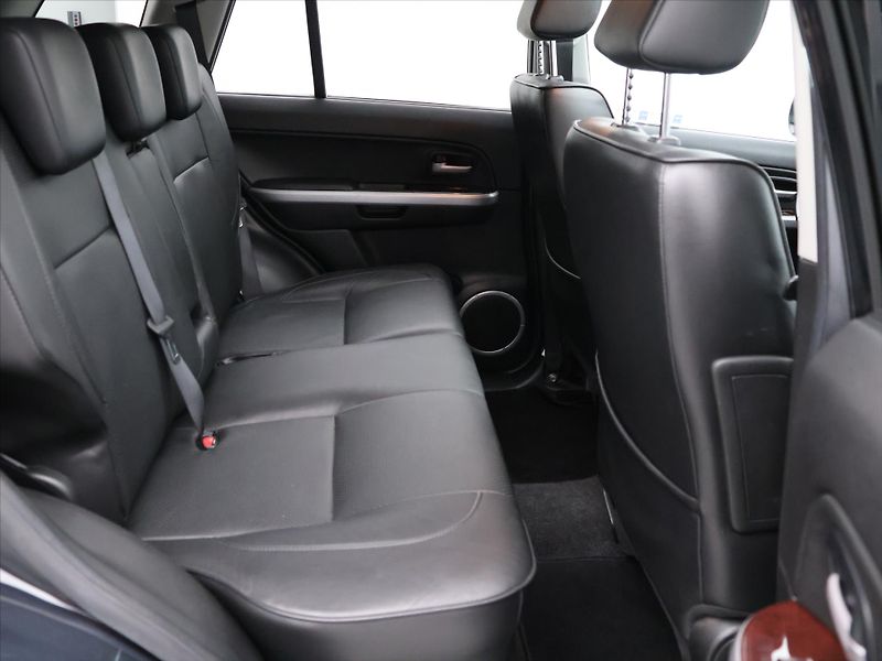 Suzuki Grand Vitara 2,0 JLX 103kW Aut. Tažné CZ - fotka 13 z 27