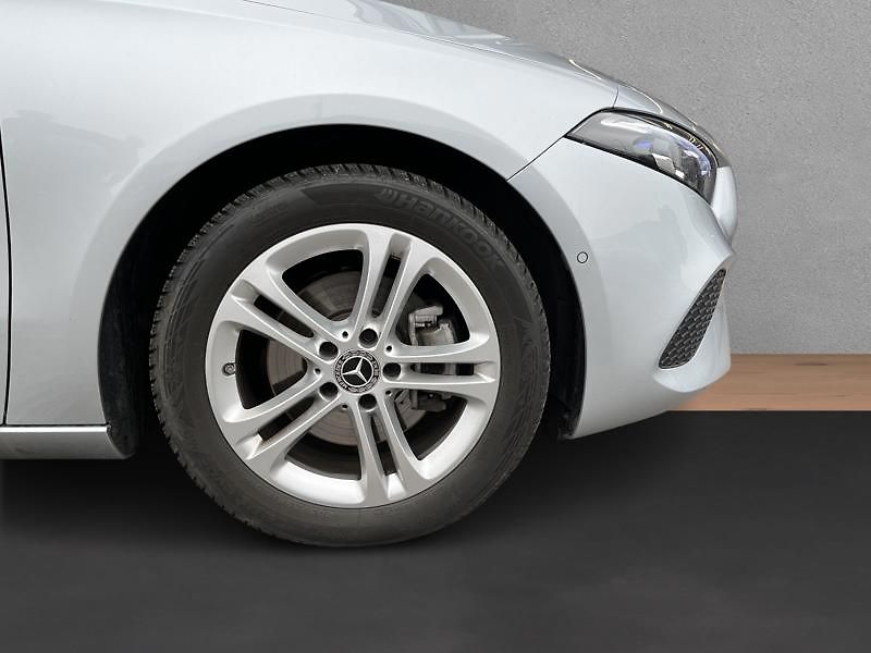 Mercedes-Benz Třídy A A-Třída 200 Progressive Line - fotka 9 z 21
