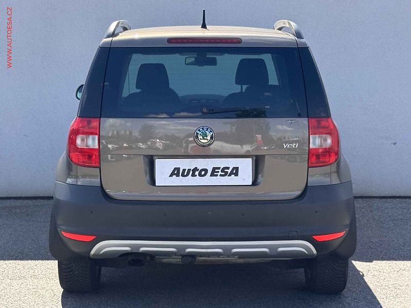 Škoda Yeti (2011) 1.2TSi, AC, výhřev sed. - fotka 5 z 13