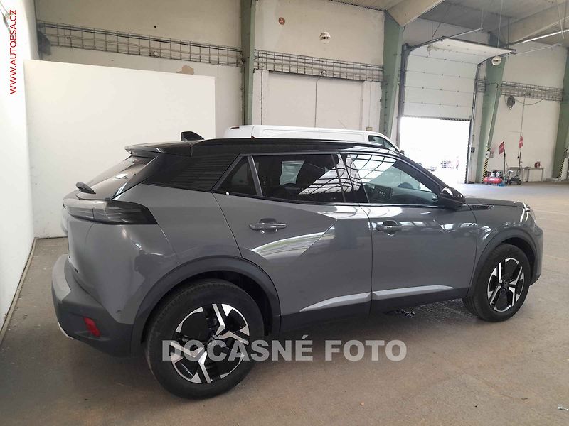Peugeot 2008 (2023) 1.2 pt, 2.maj,ČR, servis - fotka 2 z 3
