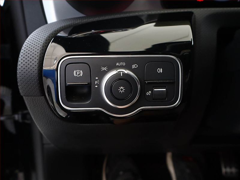 Mercedes-Benz CLA (2022) AMG Paket 220 d - fotka 17 z 22