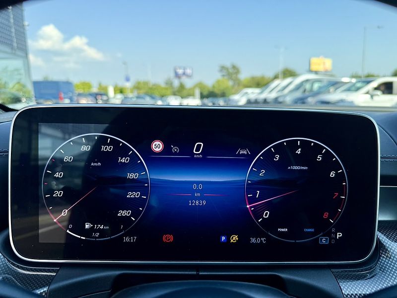 Mercedes-Benz CLE 300 4MATIC kupé Linie AMG - fotka 25 z 46
