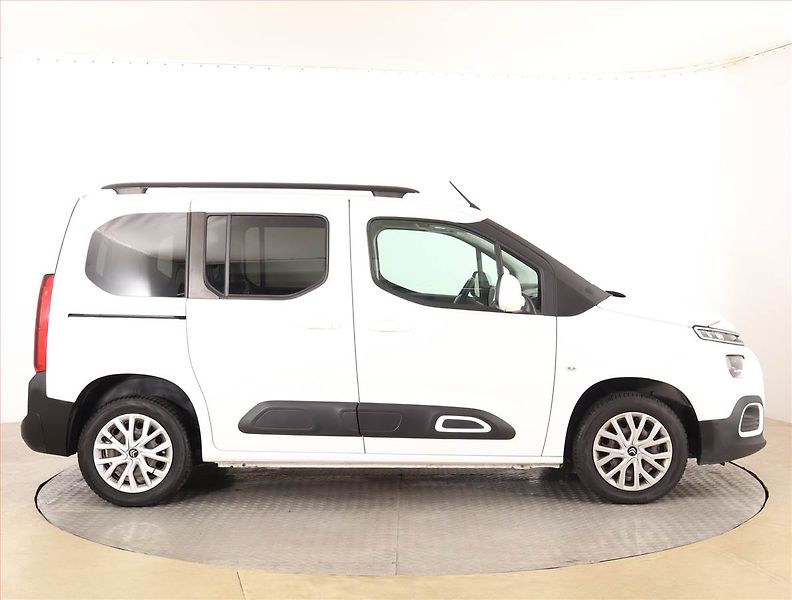 Citroën Berlingo (2020) Feel 1.5 BlueHDi, 5Míst, SR - fotka 6 z 17