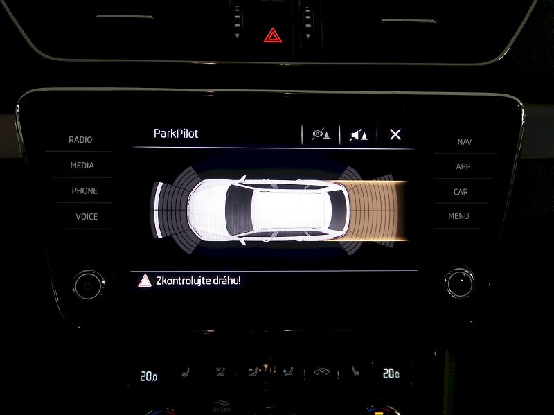 Škoda Superb (2019) STYLE 2.0TDI 110KW DSG TAŽNÉ N - fotka 31 z 43