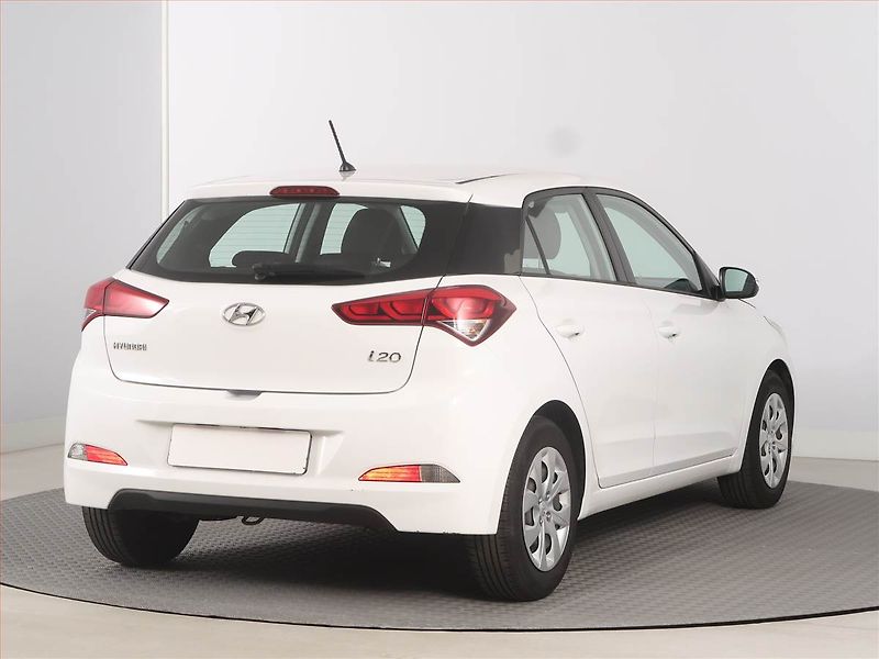 Hyundai i20 (2015) 1.1 CRDi - fotka 5 z 16