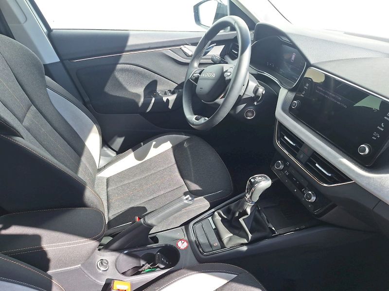 Škoda Kamiq (2025) 1.0 TSI / 85 kW / 7DSG / Top S - fotka 14 z 32