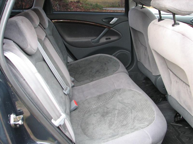 Citroën C5 2,0 16V HPI Xenony,Kůže  Exclu - fotka 33 z 54