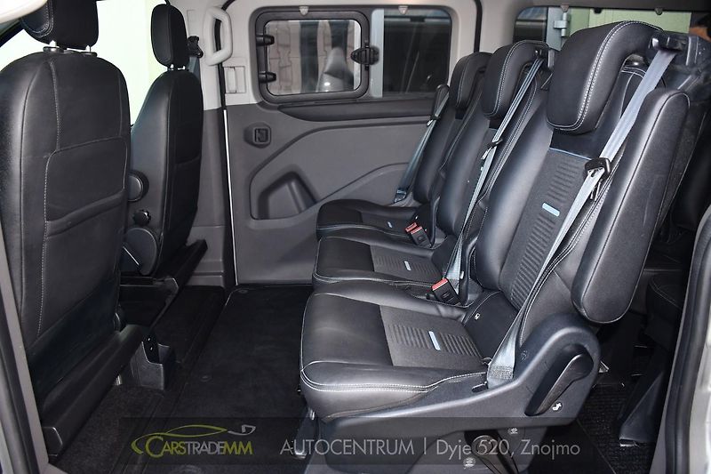 Ford Tourneo Custom 2.0EcoBlue 8MÍST ACTIVE ZÁRUKA - fotka 13 z 50